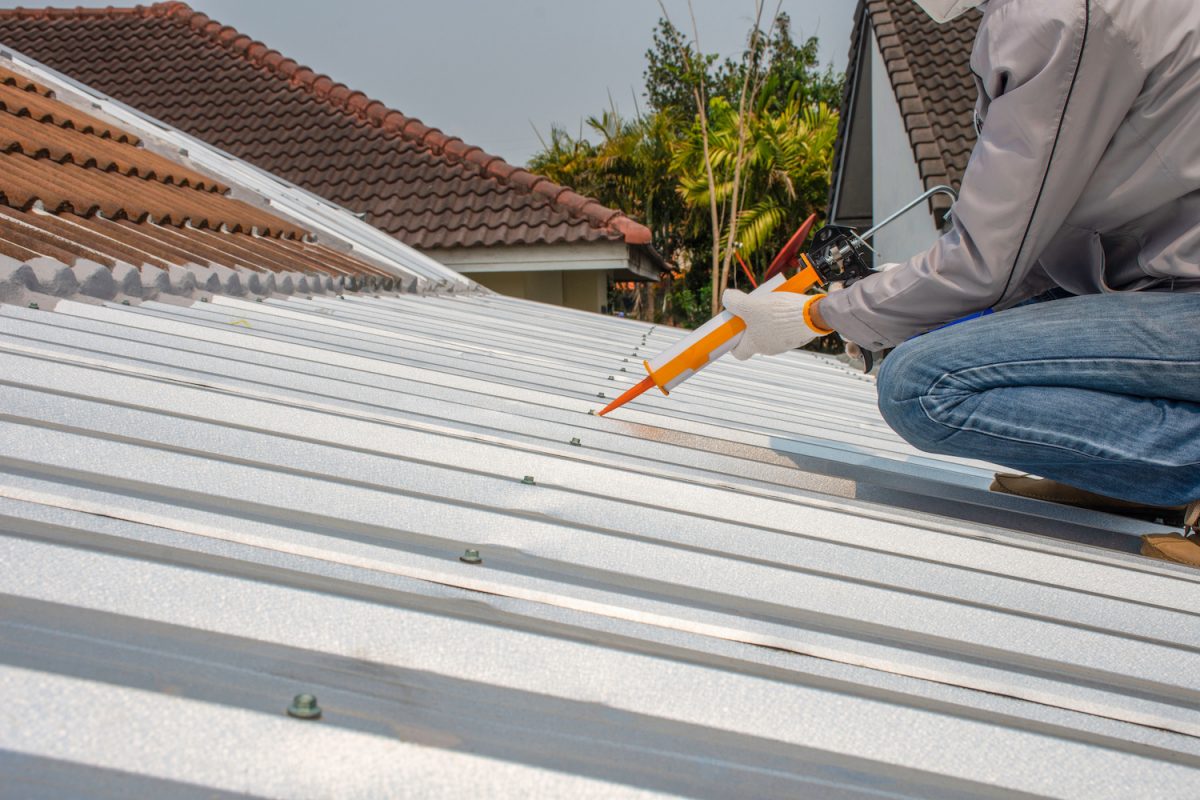 Metal Roof Sealant 4 Best Types (2023 Update) Gouge Quality Roofing